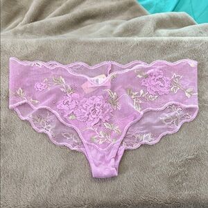 NWT Victoria’s Secret Floral Lace Women's Panties - lilac. Size Small. Hiphugger